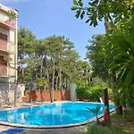 Lignano Pineta With Pool Apartmán