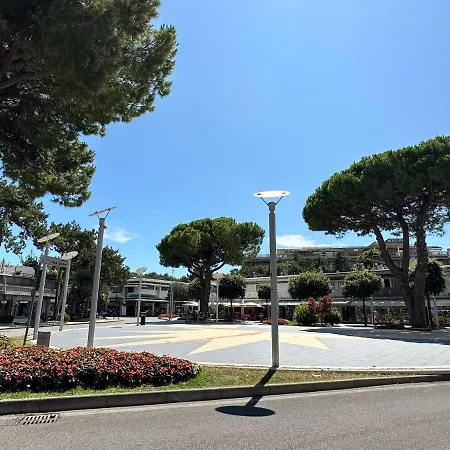 Lignano Pineta With Pool لينانو سابيادورو